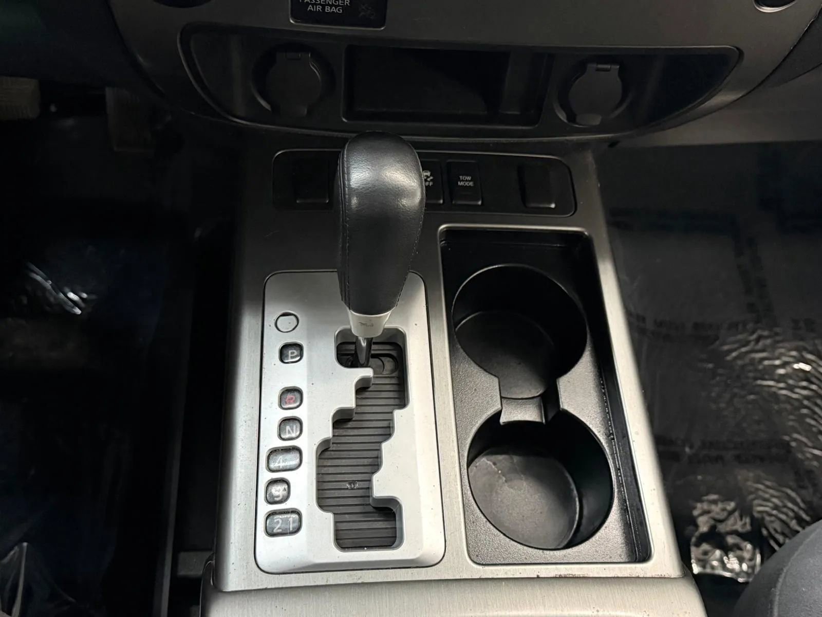 Used 2014 Nissan Armada SV AWD/4WD image 38