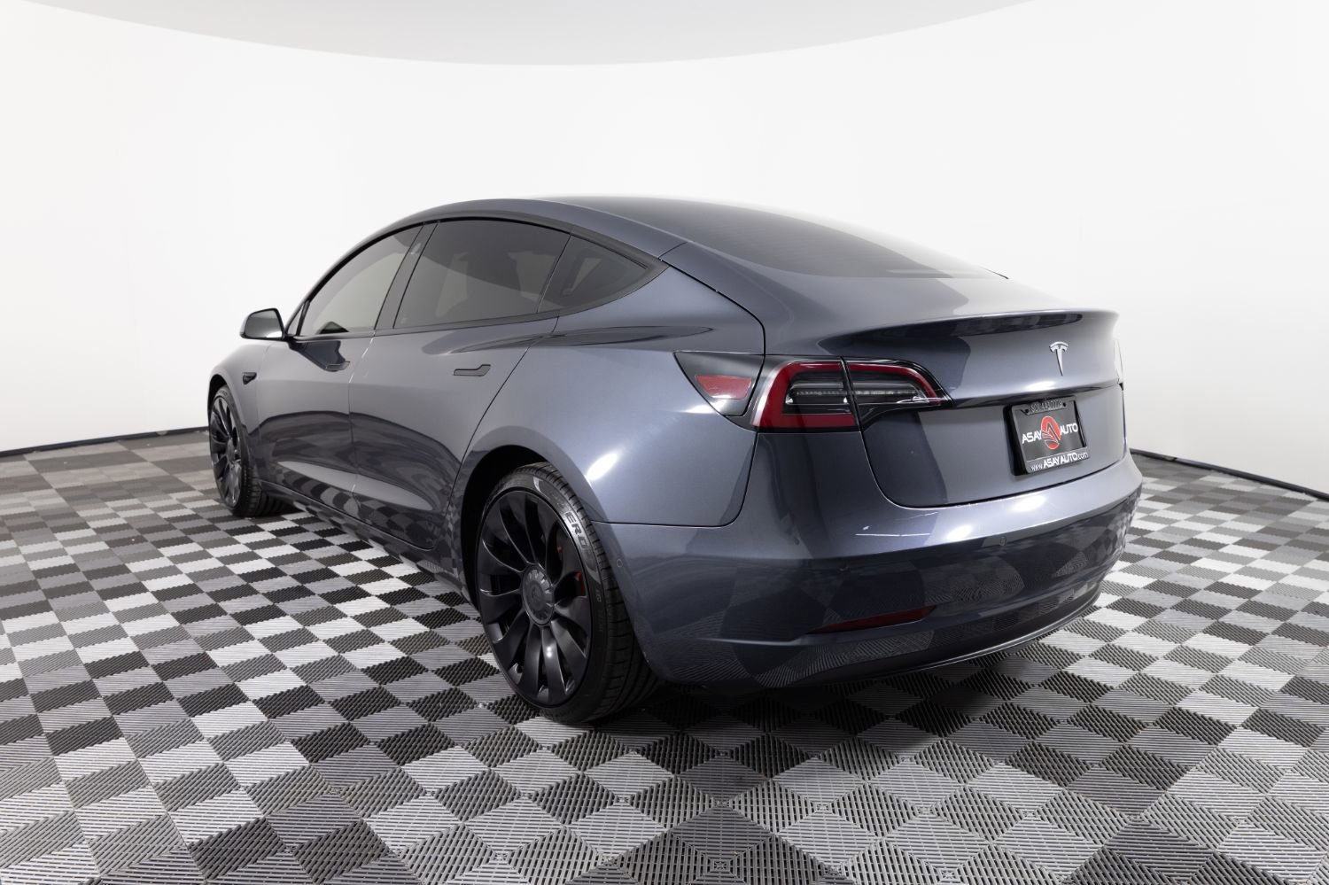 Used 2021 Tesla Model 3 Performance image 4