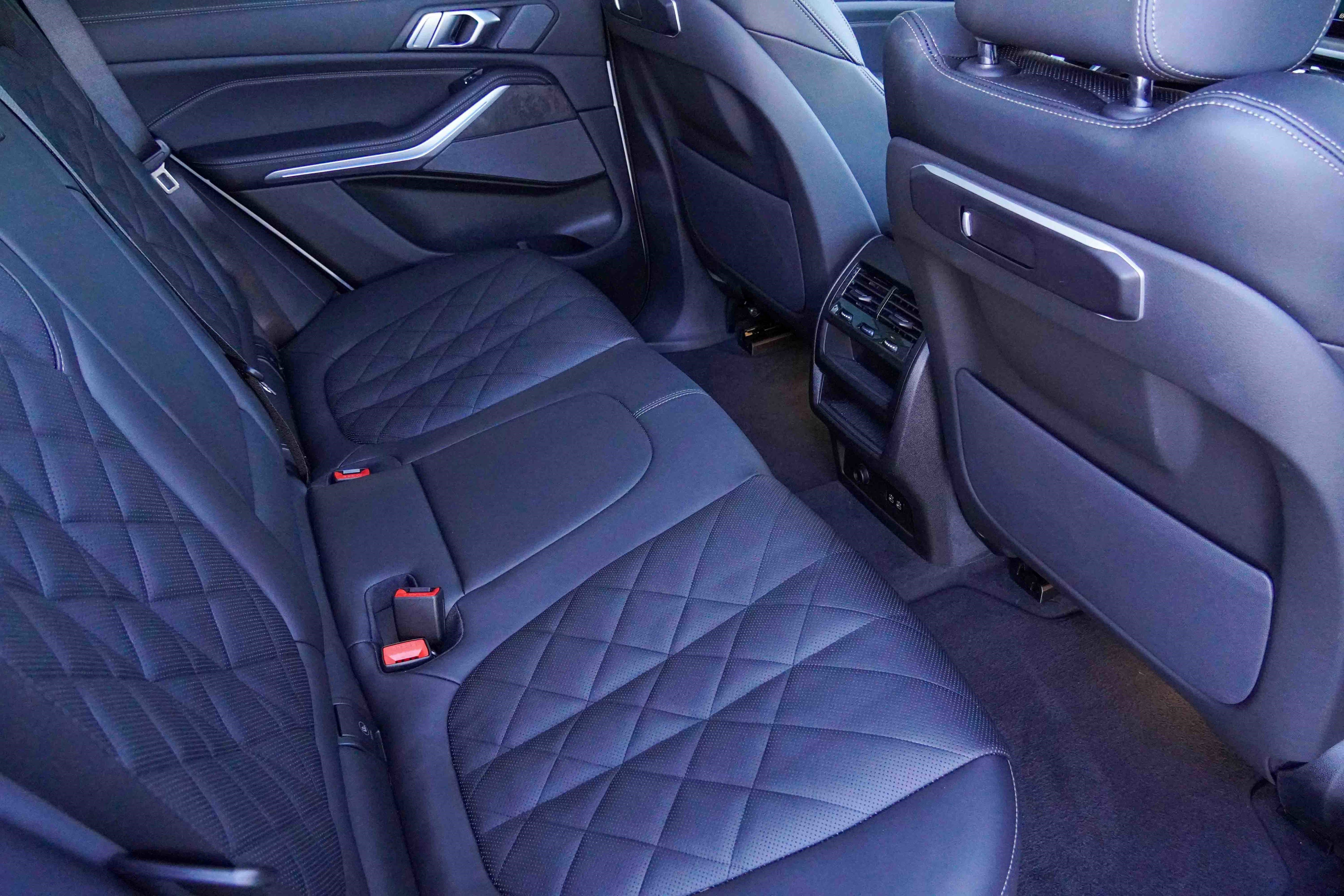 Used 2025 BMW X5 sDrive40i w/ Premium Package image 34