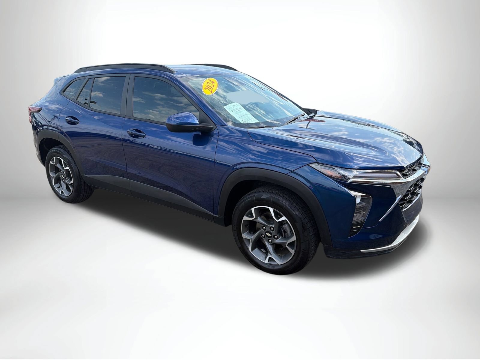 Used 2024 Chevrolet Trax LT w/ LT Convenience Package FWD image 9