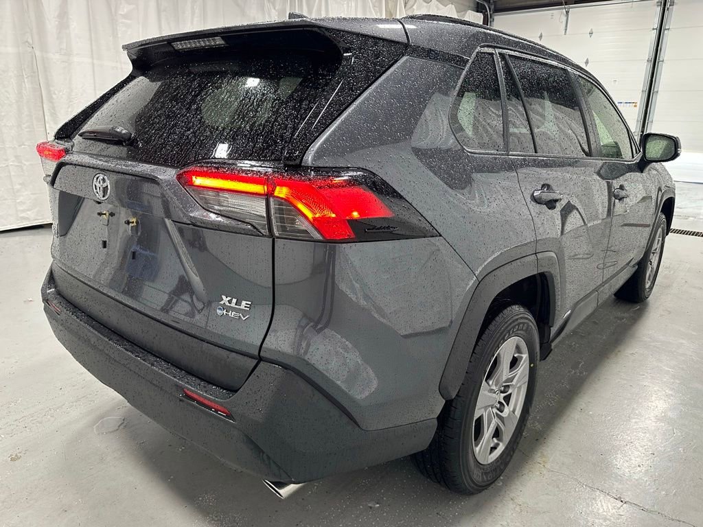 Used 2025 Toyota RAV4 XLE AWD/4WD image 7