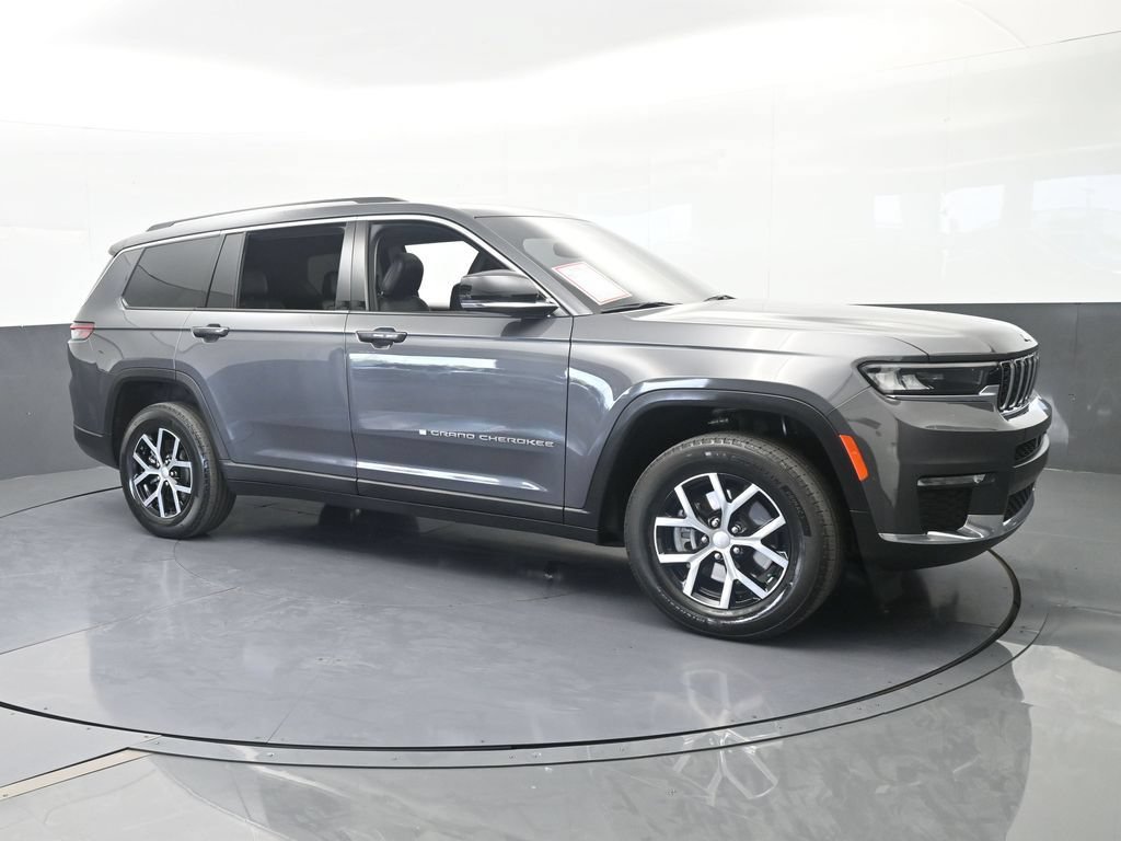 Used 2023 Jeep Grand Cherokee L Limited w/ Trailer Tow Group (B) RWD image 8