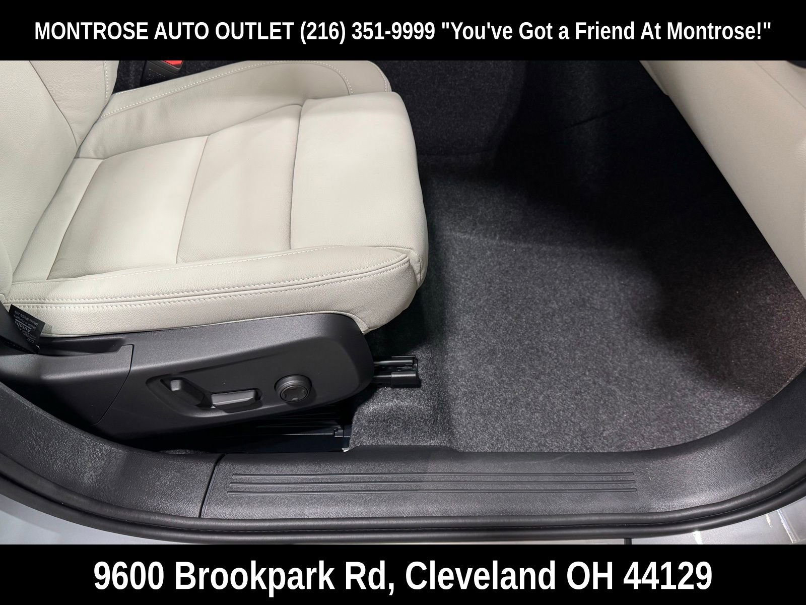 New 2026 Volvo XC40 B5 Plus w/ Protection Package Premier image 45