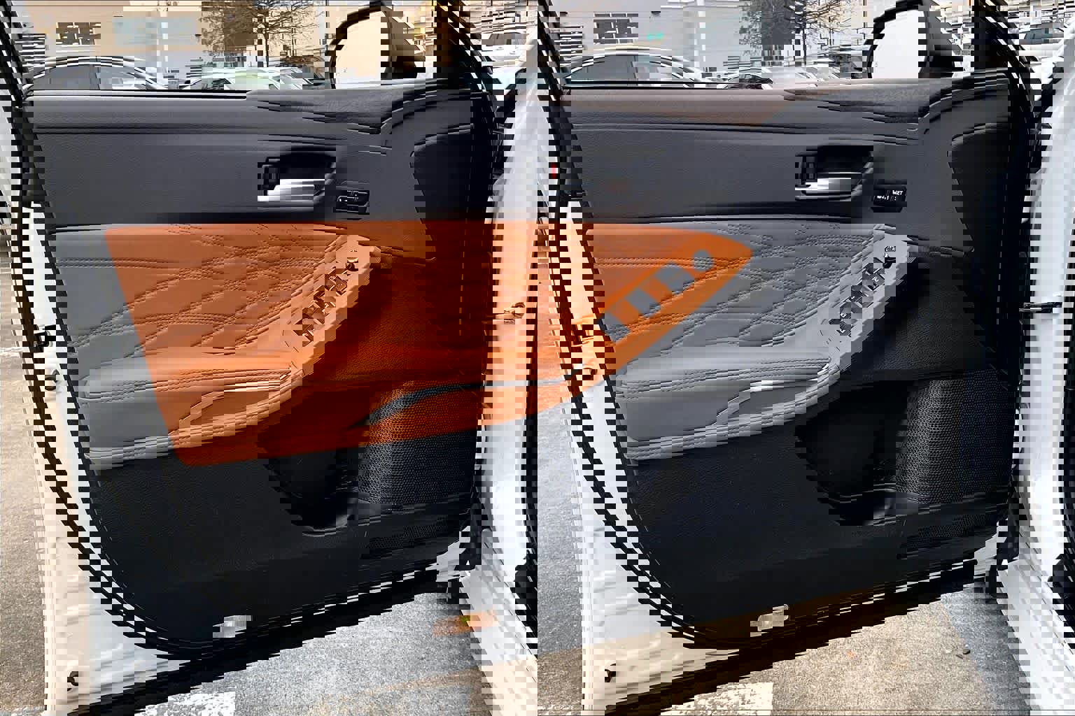 Used 2019 Toyota Avalon Limited image 20