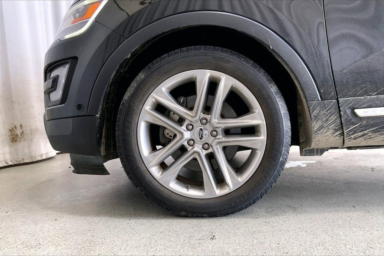 Used 2017 Ford Explorer Limited w/ Equipment Group 301A FWD image 6