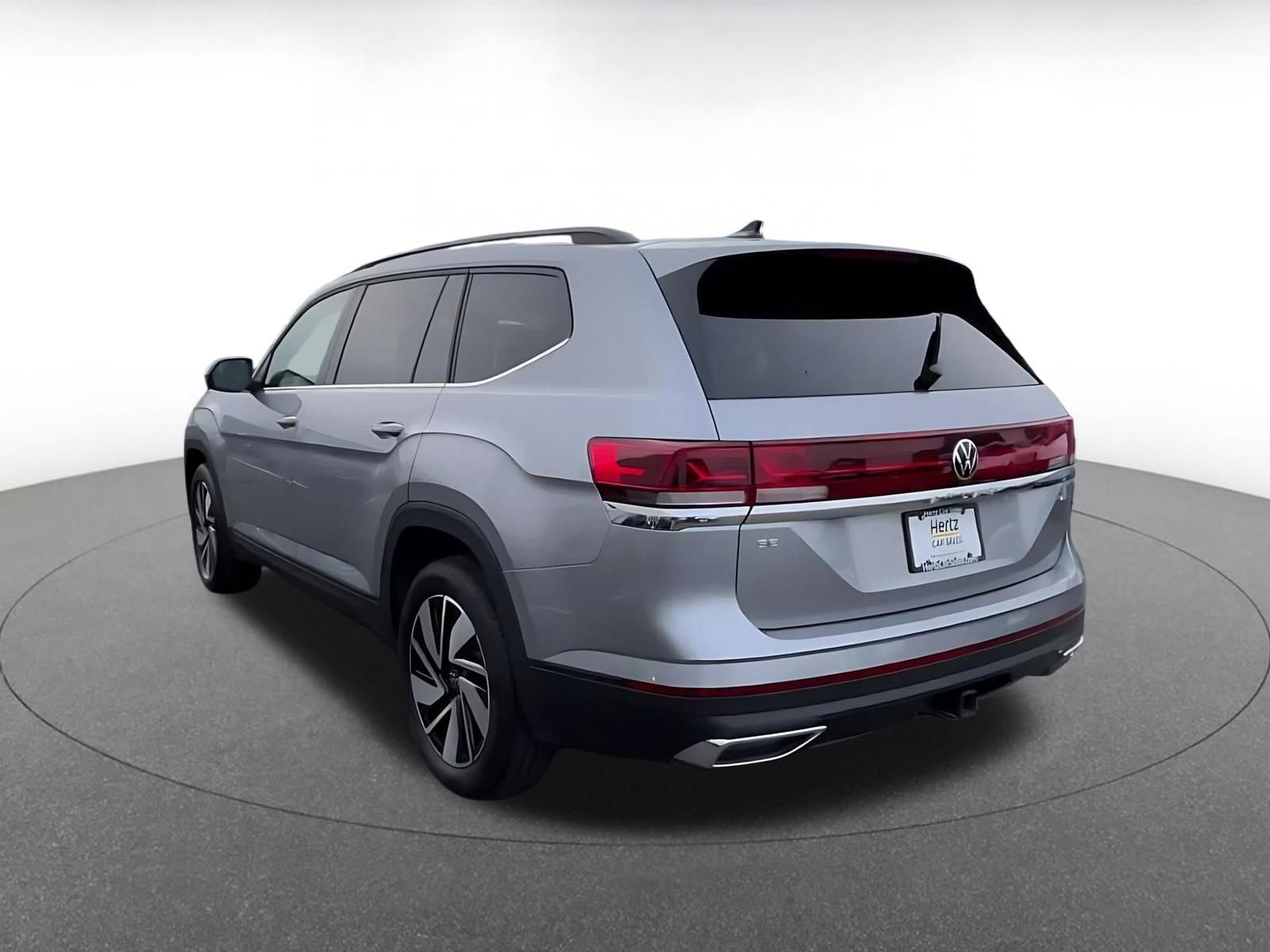 Used 2025 Volkswagen Atlas SE image 11