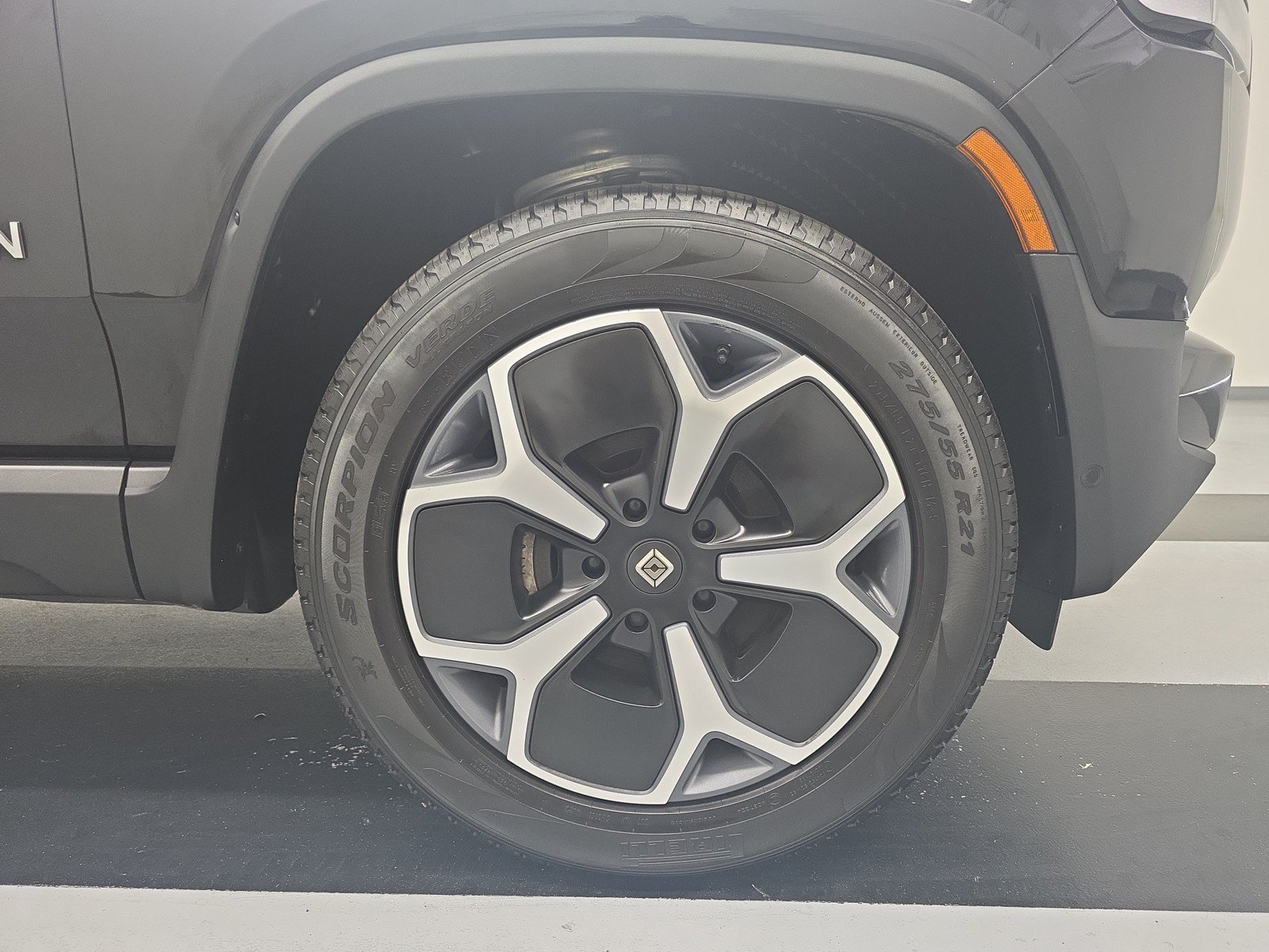 Used 2024 Rivian R1S Adventure AWD/4WD image 11