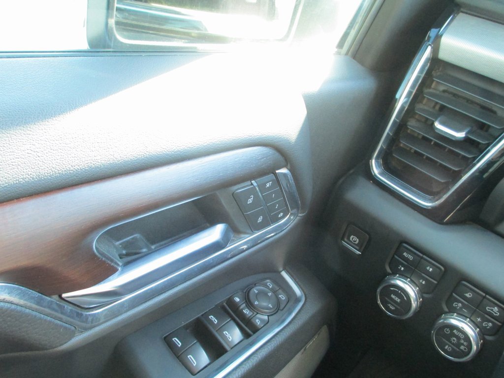 Used 2024 GMC Sierra 3500 Denali w/ Denali Reserve Package image 29