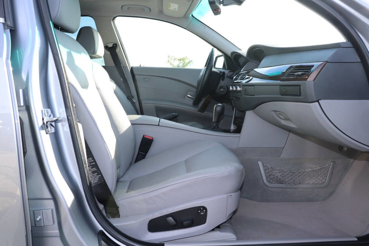 Used 2006 BMW 525xi Sedan image 15