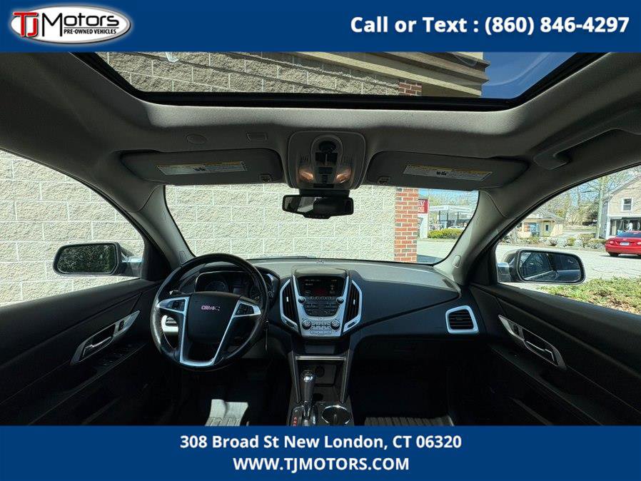 Used 2017 GMC Terrain SLT w/ Open Road Package AWD/4WD image 15