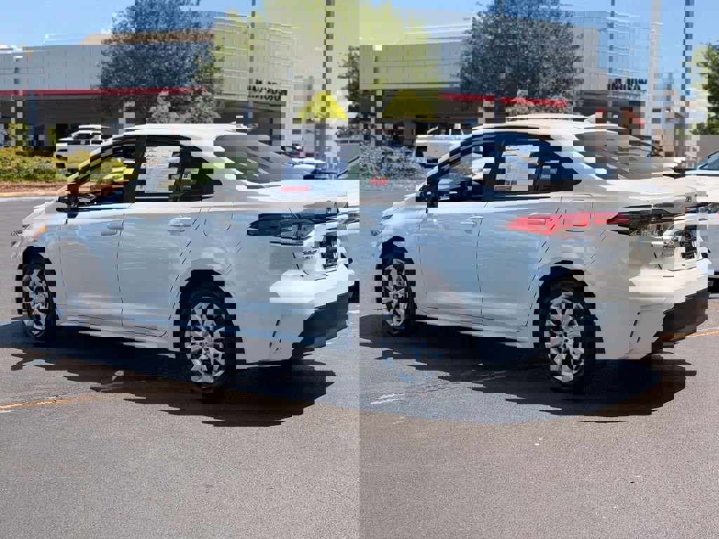 Used 2026 Toyota Corolla LE FWD image 10