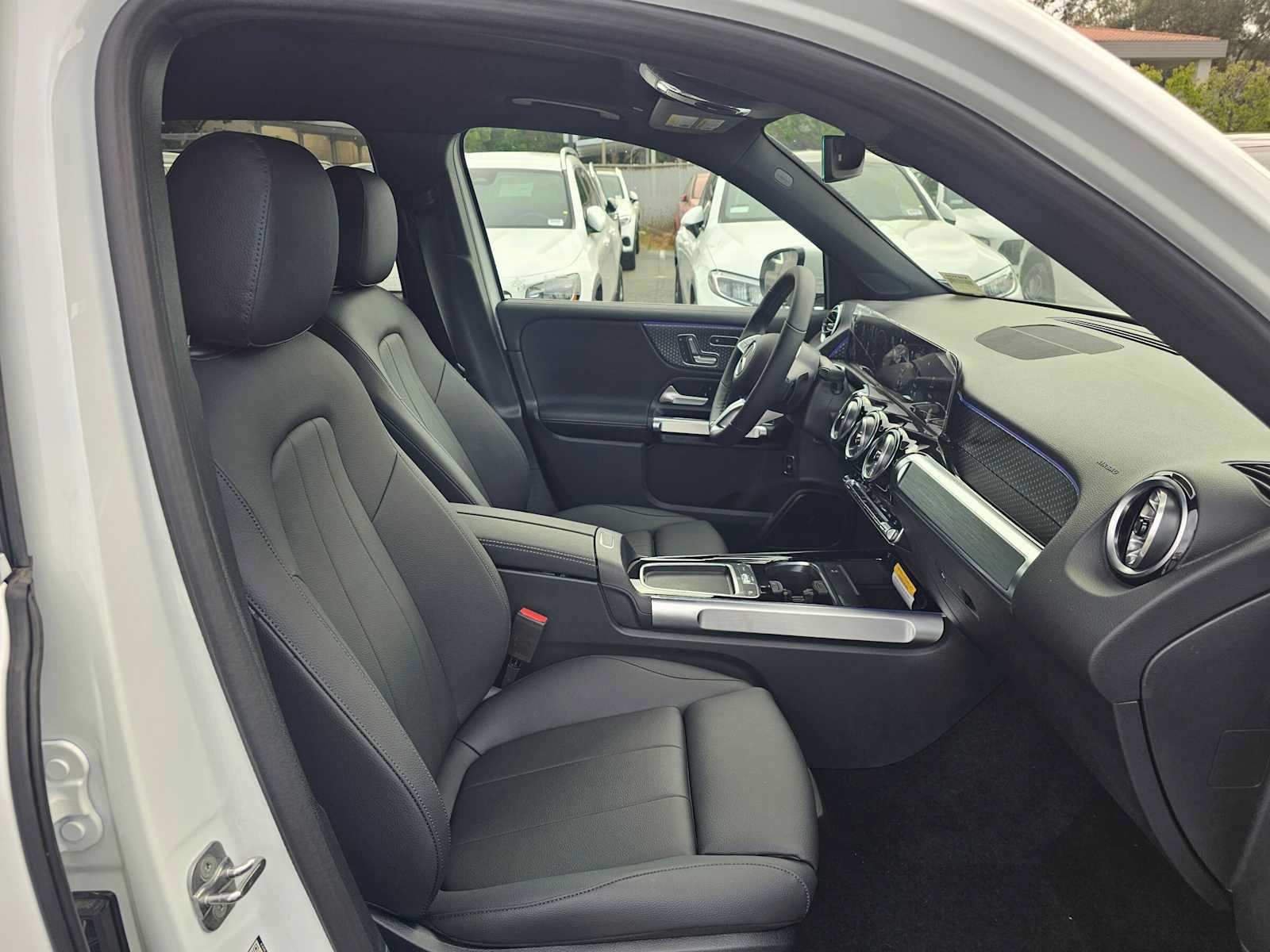 New 2026 Mercedes-Benz GLB 250 image 10