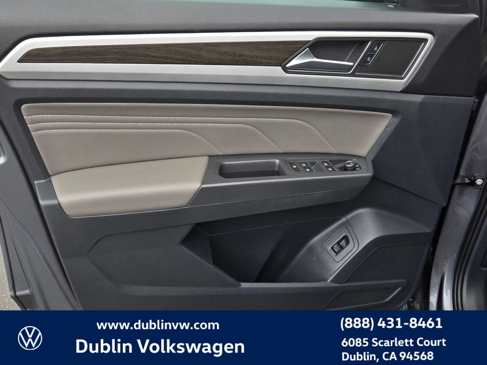 Certified 2023 Volkswagen Atlas SE w/ Panoramic Sunroof Package AWD/4WD image 10
