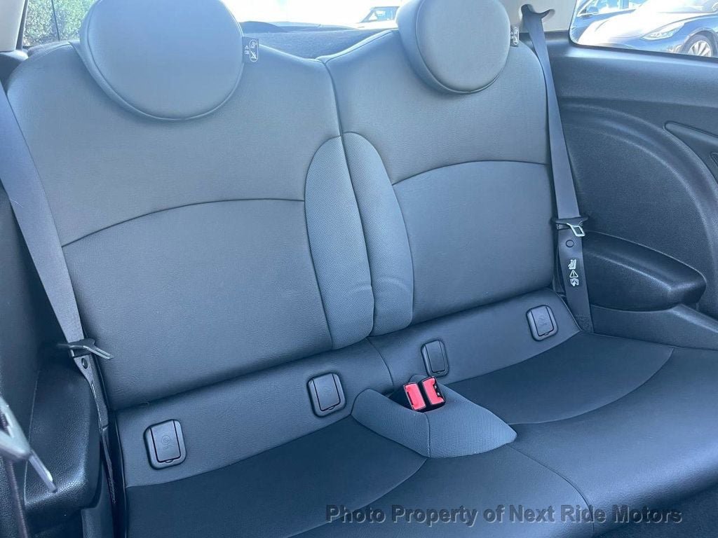 Used 2010 MINI Cooper Hardtop FWD image 14