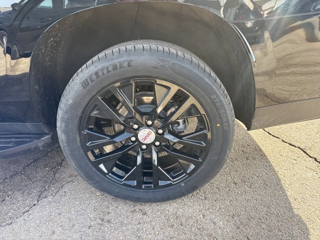 Used 2025 GMC Yukon XL Denali AWD/4WD image 24