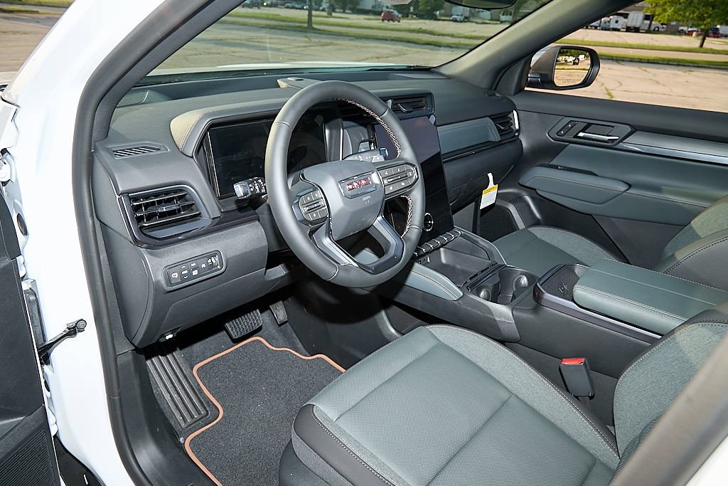 New 2027 GMC Terrain AT4 w/ Technology Package II AWD/4WD image 22
