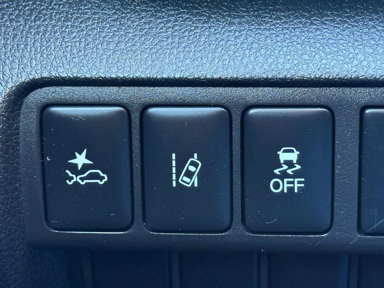 Used 2022 Mitsubishi Eclipse Cross SE FWD image 32