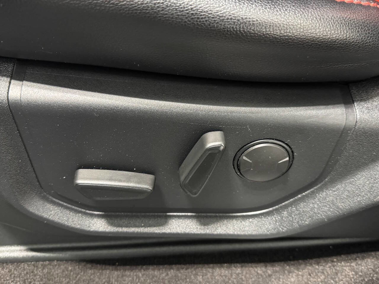 Used 2019 Ford F150 Lariat w/ Equipment Group 502A Luxury AWD/4WD image 15