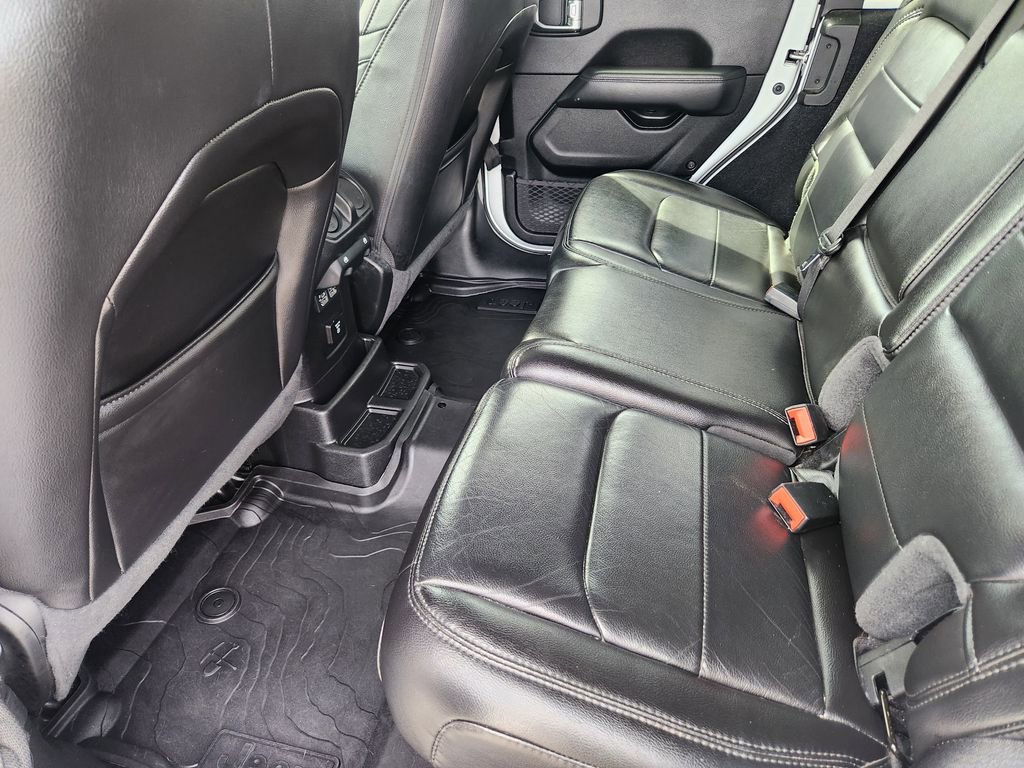 Used 2020 Jeep Wrangler Unlimited Sahara image 40