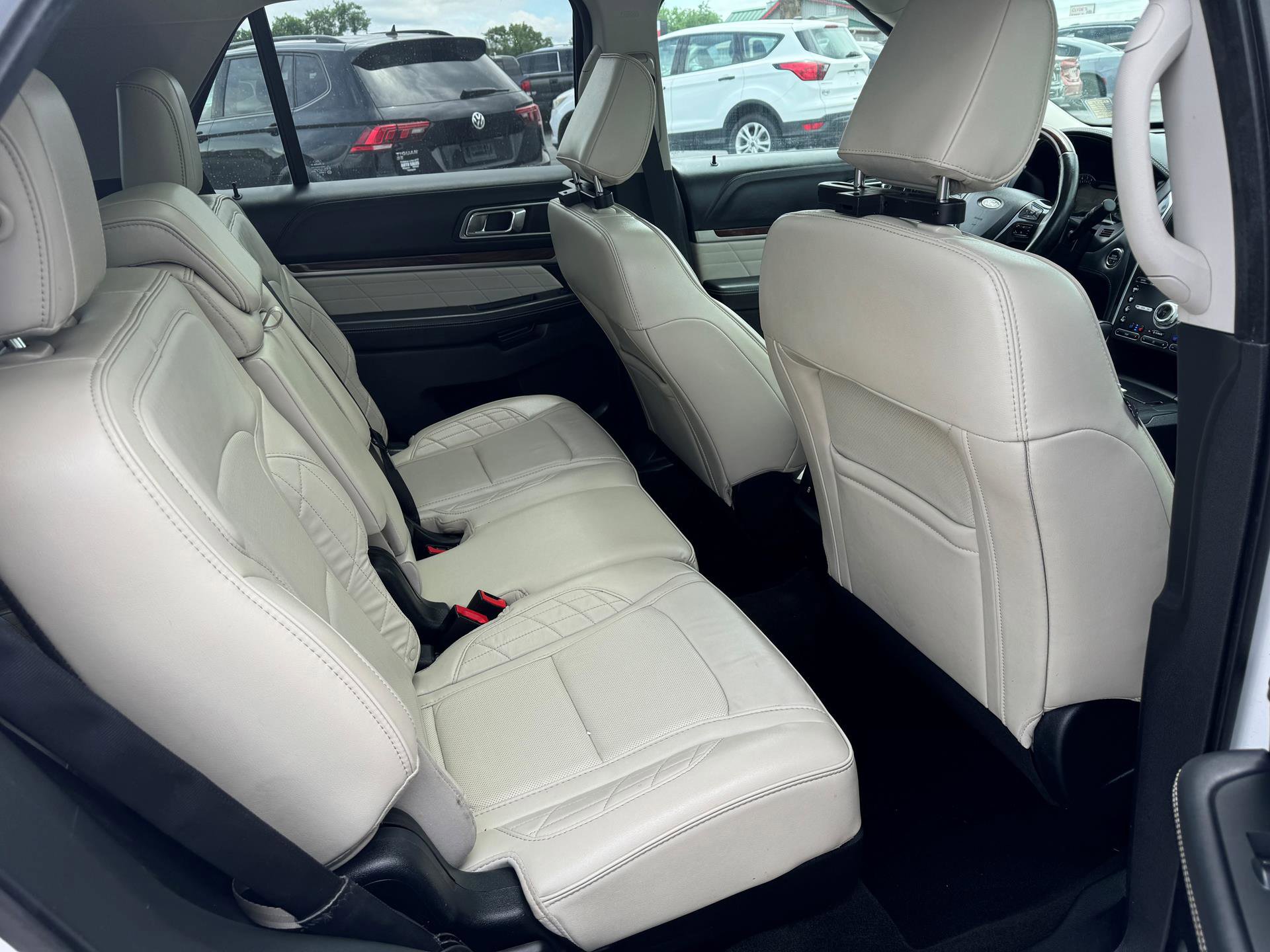 Used 2018 Ford Explorer Platinum image 14