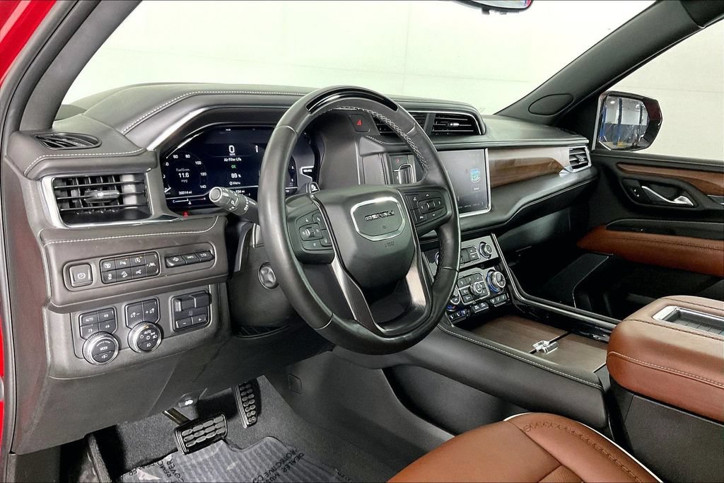 Used 2023 GMC Yukon Denali Ultimate AWD/4WD image 17