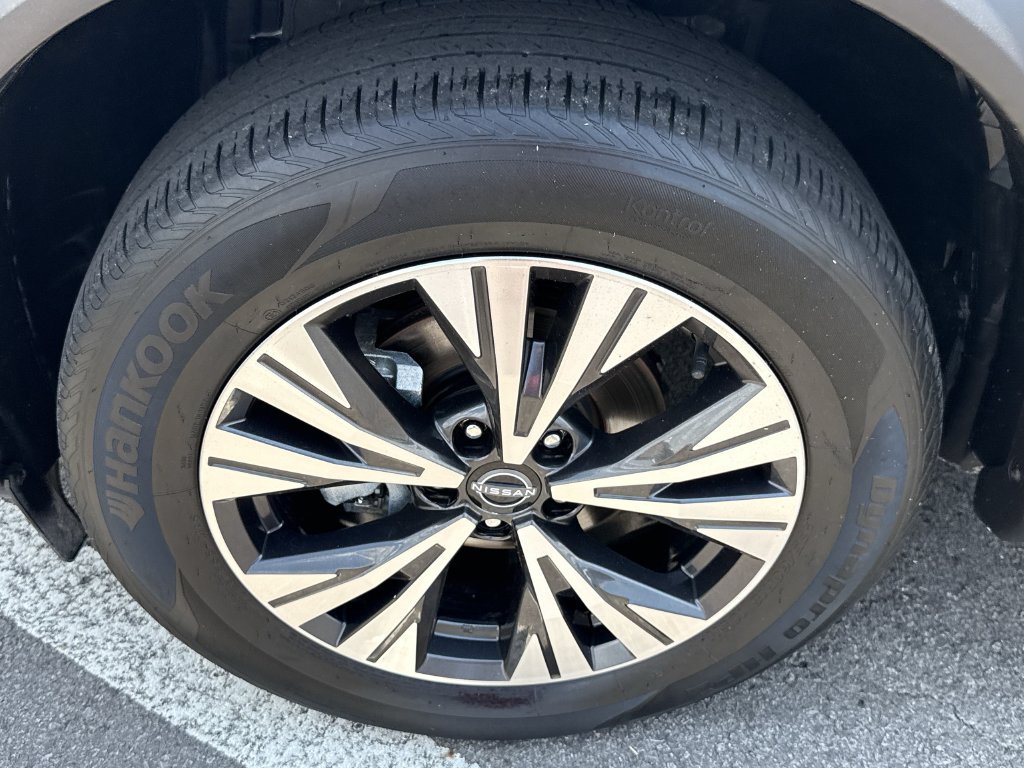 Used 2023 Nissan Rogue SV FWD image 14