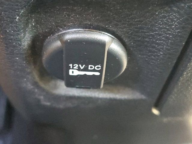 Used 2020 RAM 1500 Classic SLT image 32