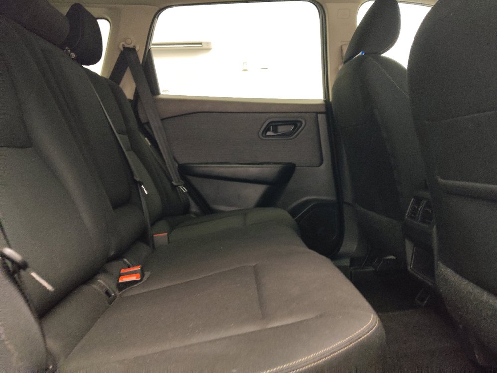 Used 2023 Nissan Rogue S AWD/4WD image 19
