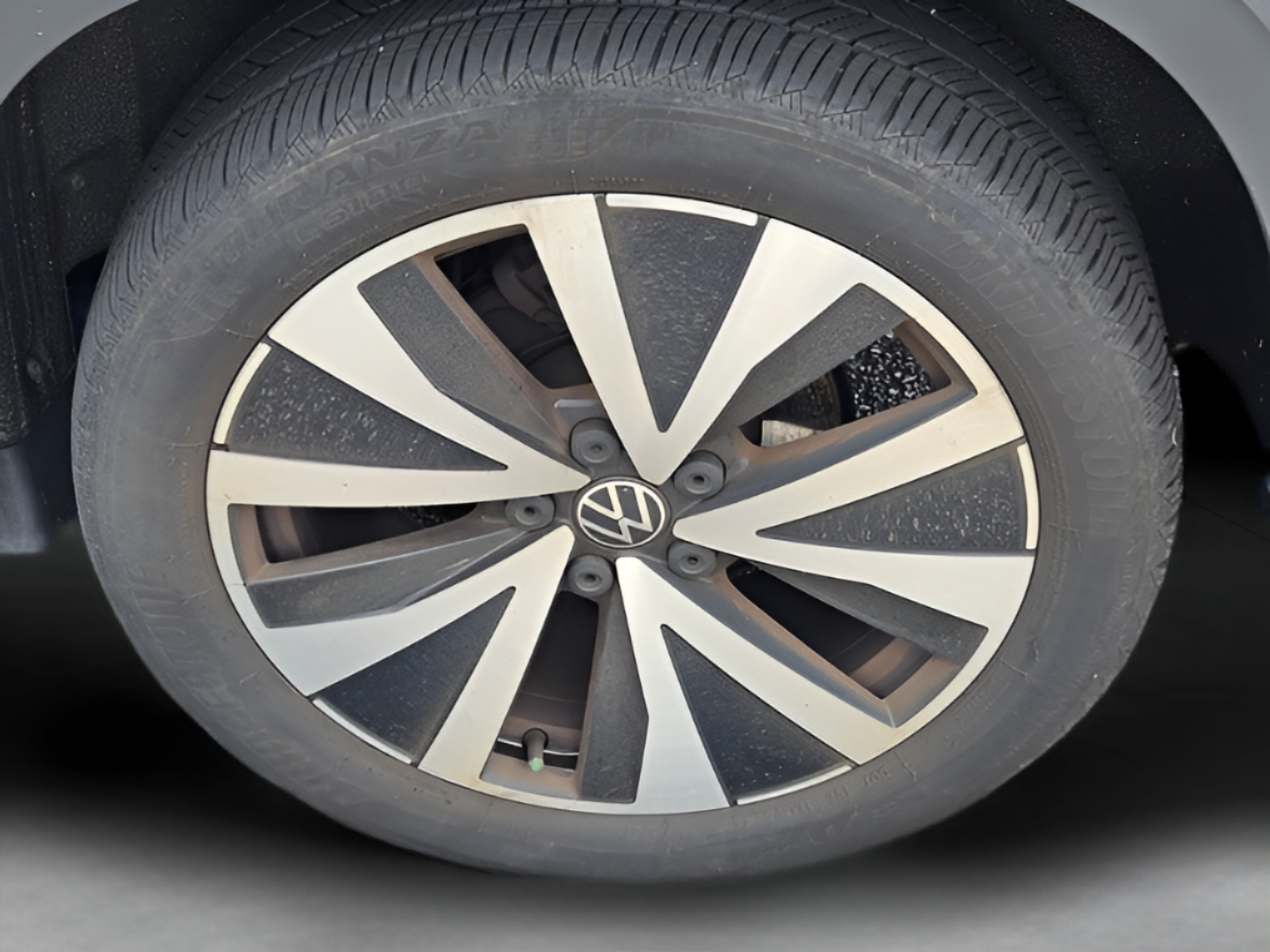 Certified 2023 Volkswagen Taos SE w/ Panoramic Sunroof Package FWD image 27