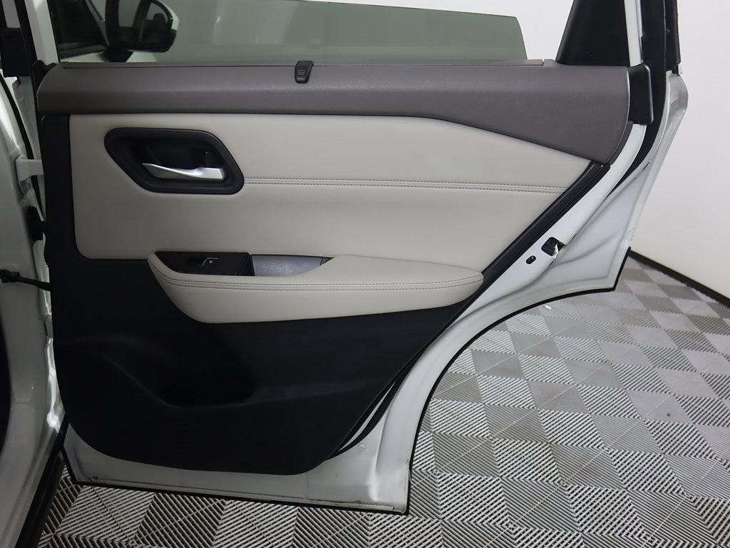 Used 2023 Nissan Rogue SL w/ SL Premium Package image 28