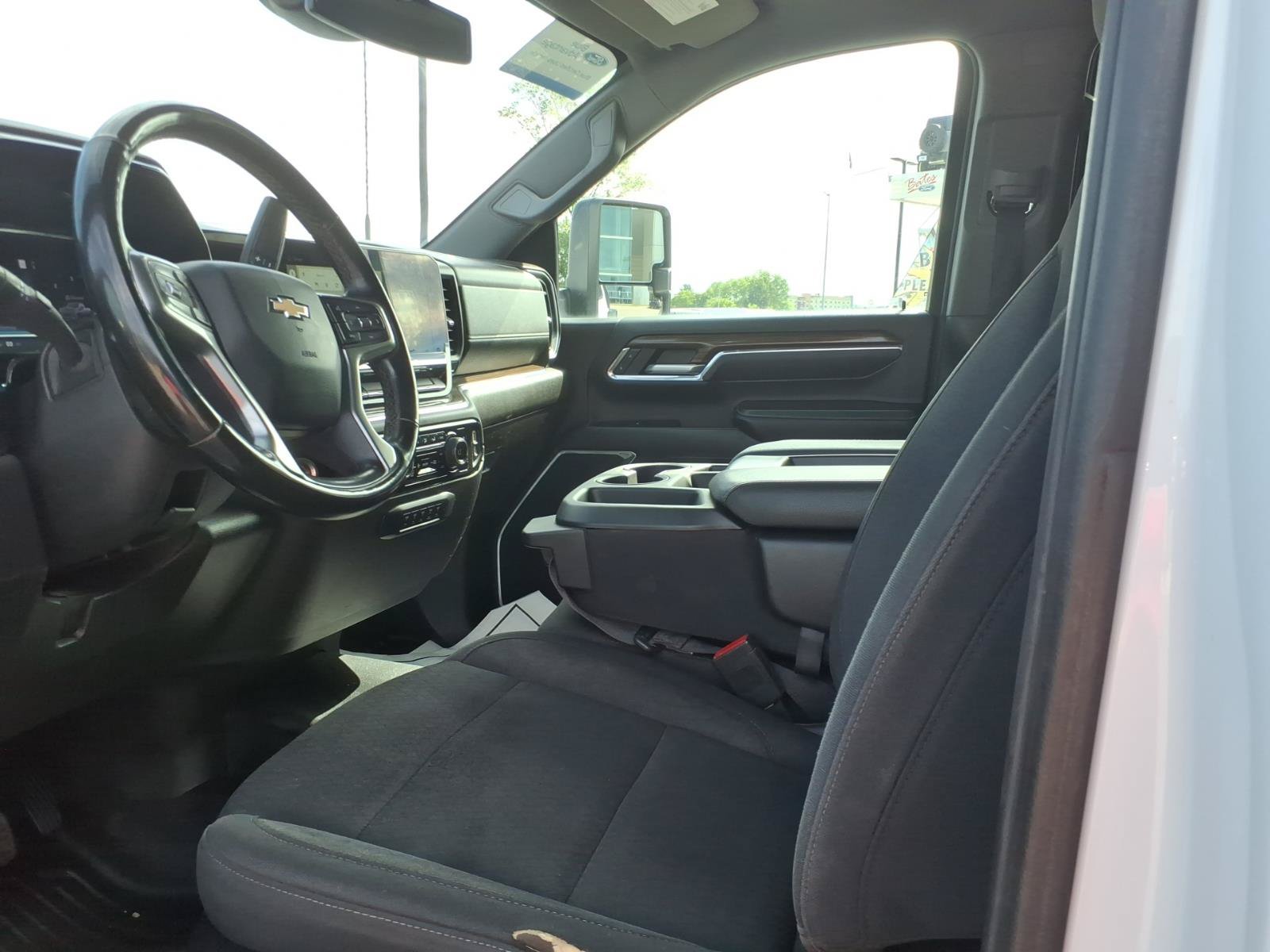 Used 2024 Chevrolet Silverado 3500 LT w/ Convenience Package AWD/4WD image 11