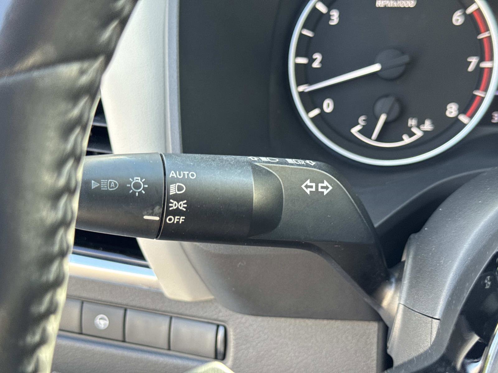 Used 2023 Nissan Rogue SL w/ SL Premium Package image 23