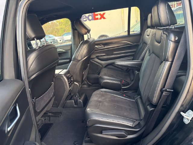 Used 2023 Jeep Grand Cherokee L Laredo AWD/4WD image 9