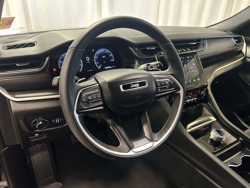 Used 2024 Jeep Grand Cherokee Altitude image 2