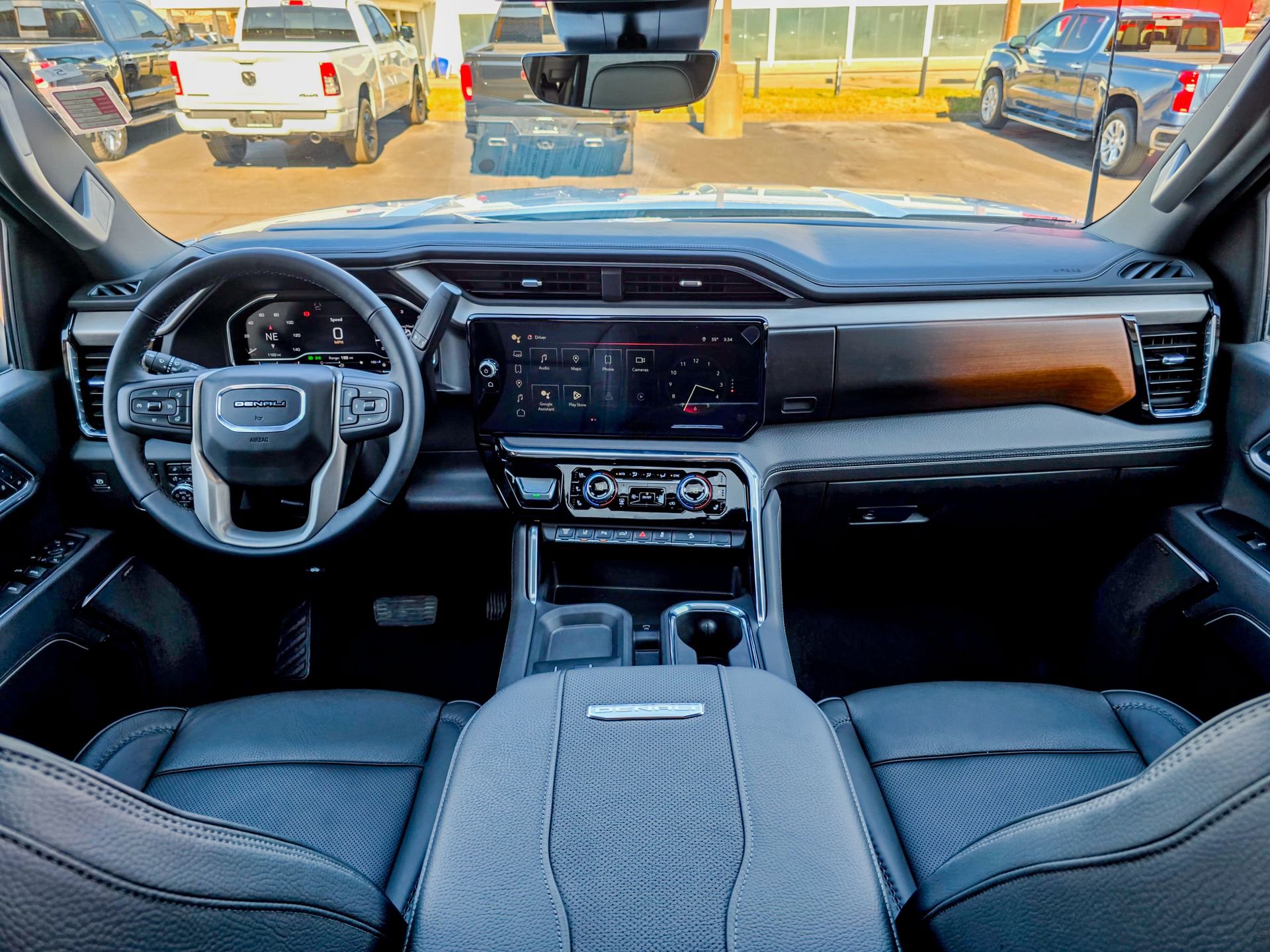 Used 2025 GMC Sierra 3500 Denali w/ Denali Reserve Package AWD/4WD image 33