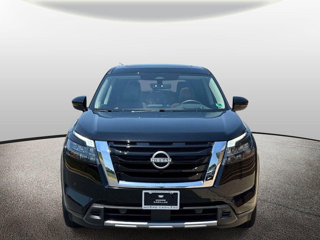 Used 2025 Nissan Pathfinder Platinum AWD/4WD image 5