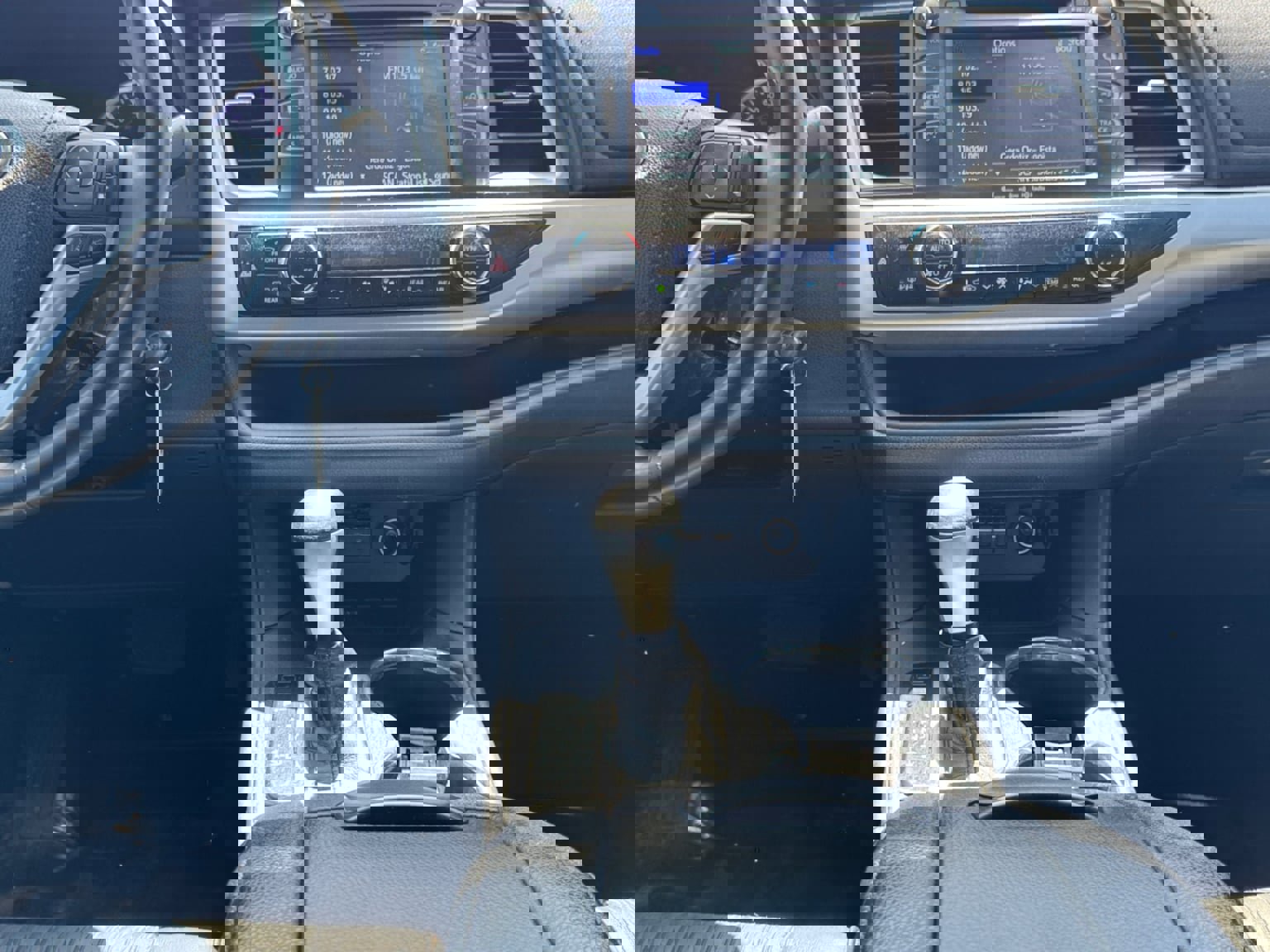 Used 2019 Toyota Highlander Plus FWD image 15