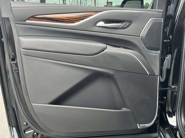 Used 2024 Cadillac Escalade ESV Premium Luxury AWD/4WD image 18