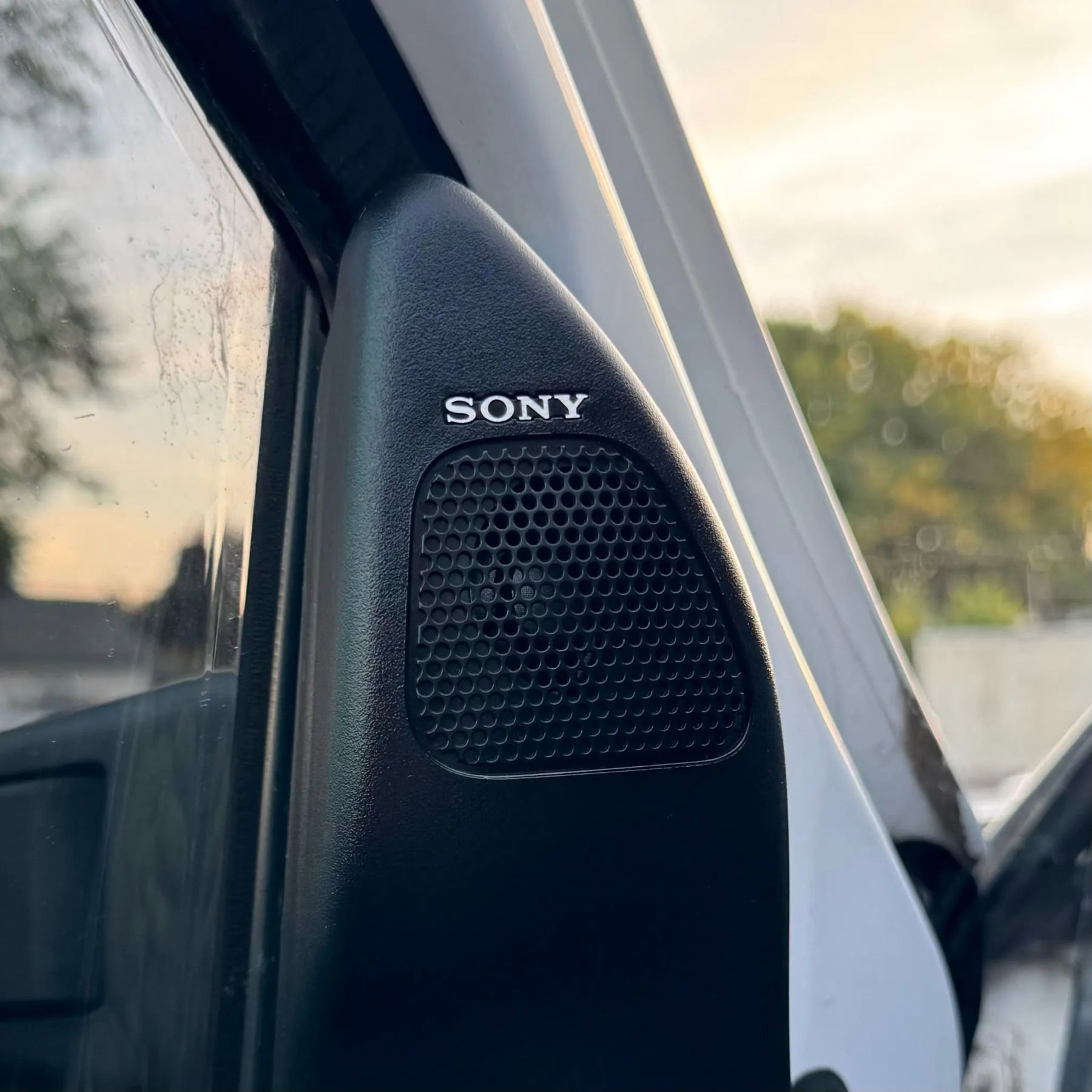 Used 2013 Ford F350 Lariat w/ Chrome Pkg image 17