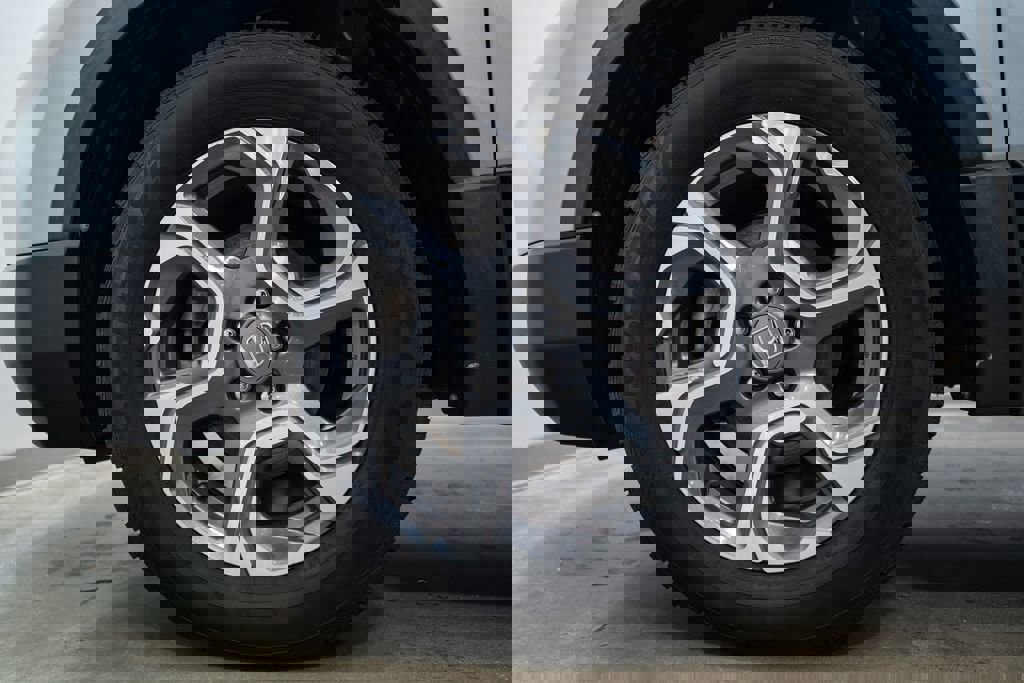 Used 2018 Honda CR-V EX image 11