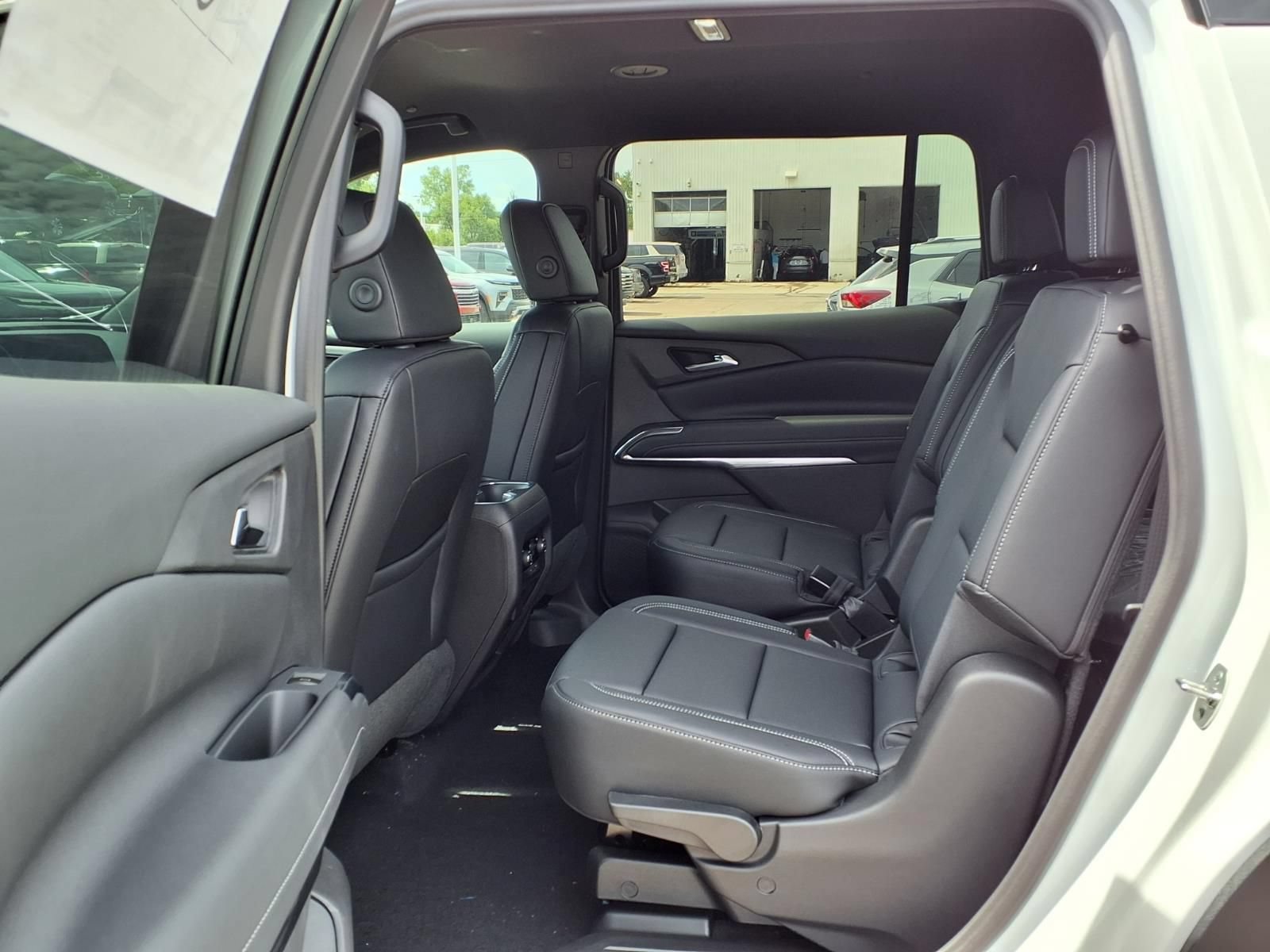 New 2027 Chevrolet Traverse LT w/ Driver Confidence Package AWD/4WD image 9