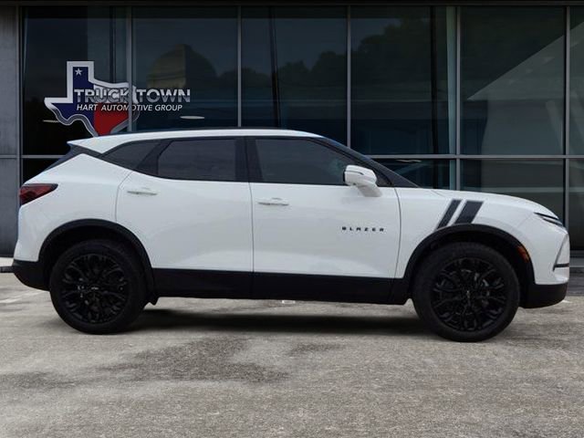 New 2026 Chevrolet Blazer LT w/ LPO, Black Sport Package image 2