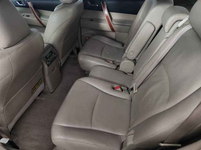 Used 2010 Toyota Highlander Limited w/ Extra Value Pkg 8 AWD/4WD image 16