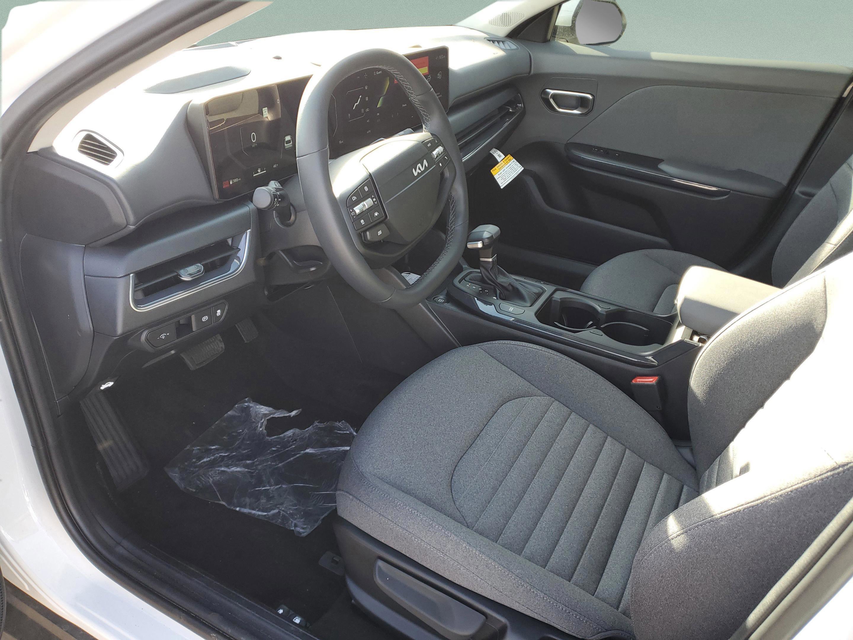 New 2025 Kia K4 EX image 22