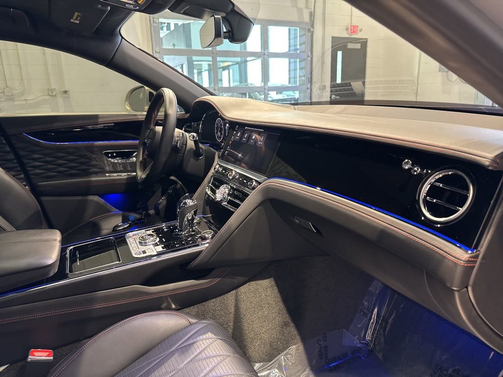Used 2022 Bentley Flying Spur V8 image 58