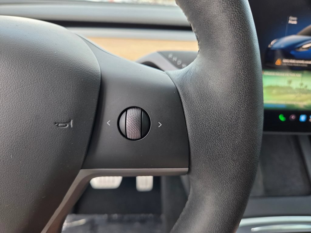 Used 2024 Tesla Model Y Performance AWD/4WD image 30