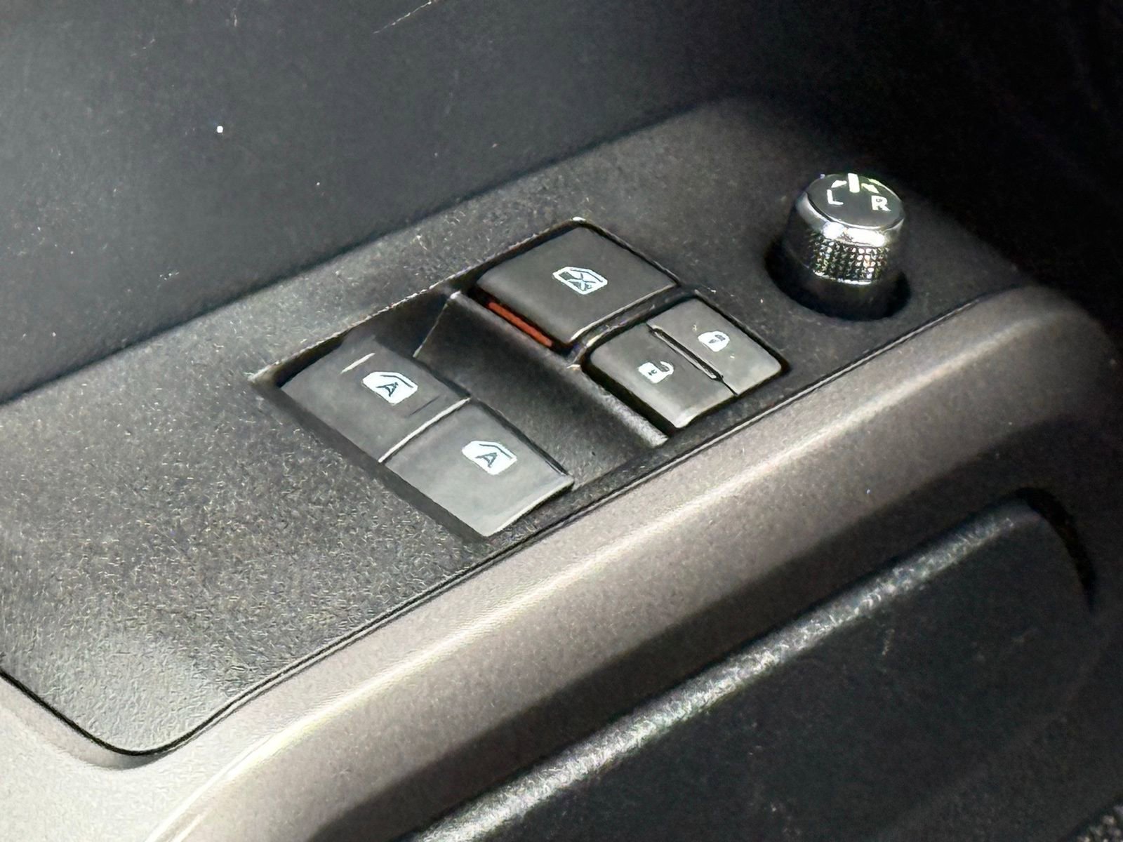 Used 2018 Toyota Tacoma TRD Off-Road image 35