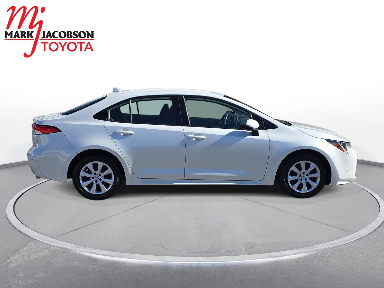 Used 2021 Toyota Corolla LE image 7