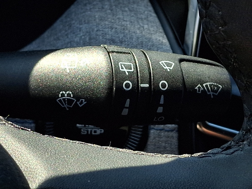 Used 2024 Jeep Compass Latitude AWD/4WD image 27