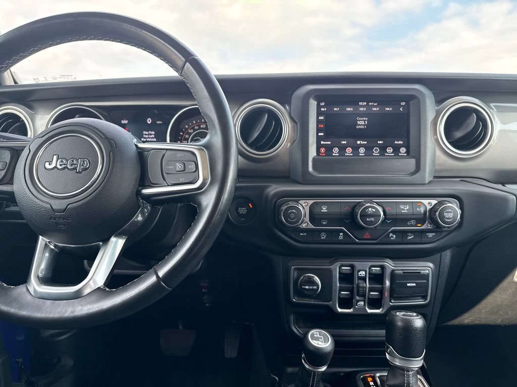 Used 2018 Jeep Wrangler Unlimited Sahara AWD/4WD image 22